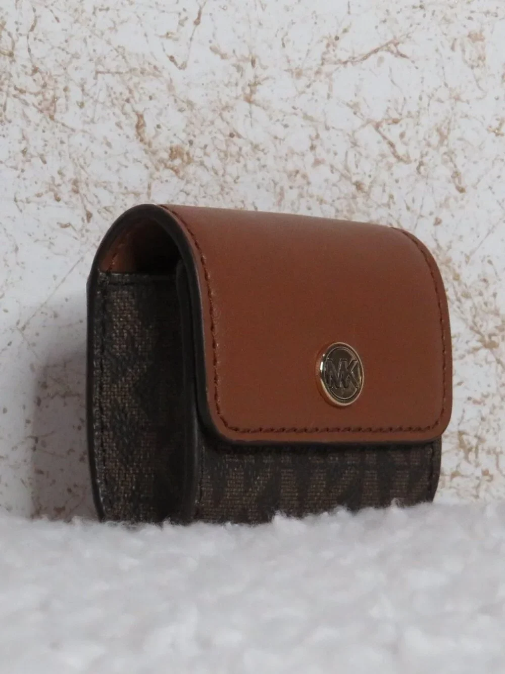 Michael Kors Jet Set Travel Airpods Case (Brown)